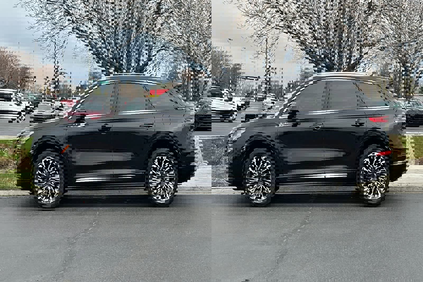 Certified 2022 Lincoln Corsair Reserve w/ Equipment Group 201A image 5