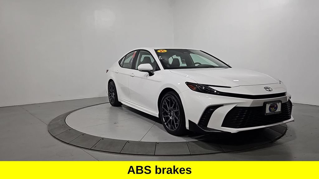 Used 2025 Toyota Camry SE FWD image 7