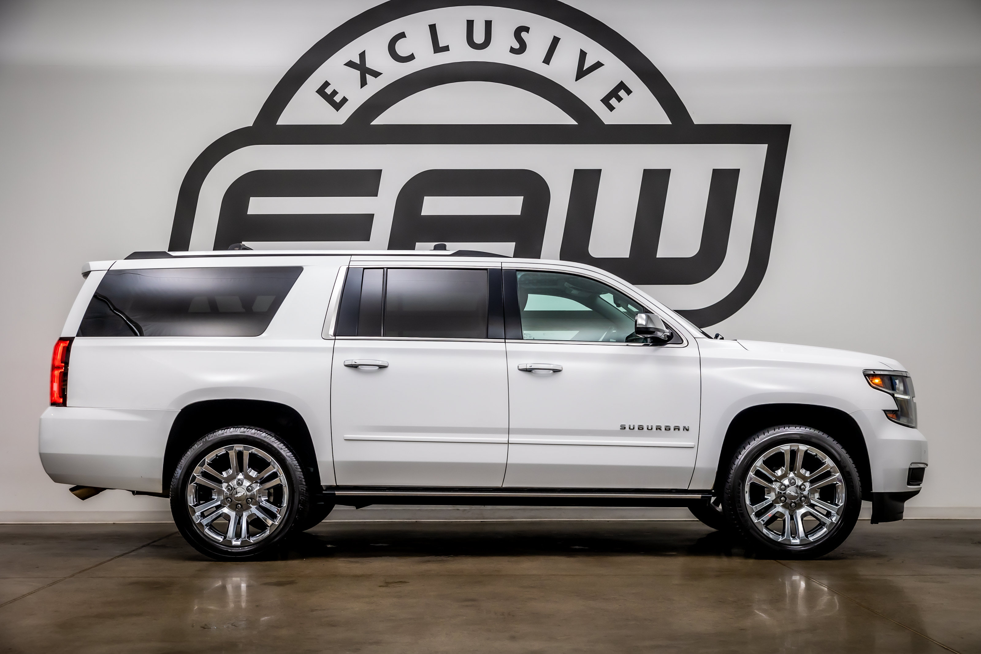 Used 2020 Chevrolet Suburban Premier w/ Premier Plus Edition RWD image 9