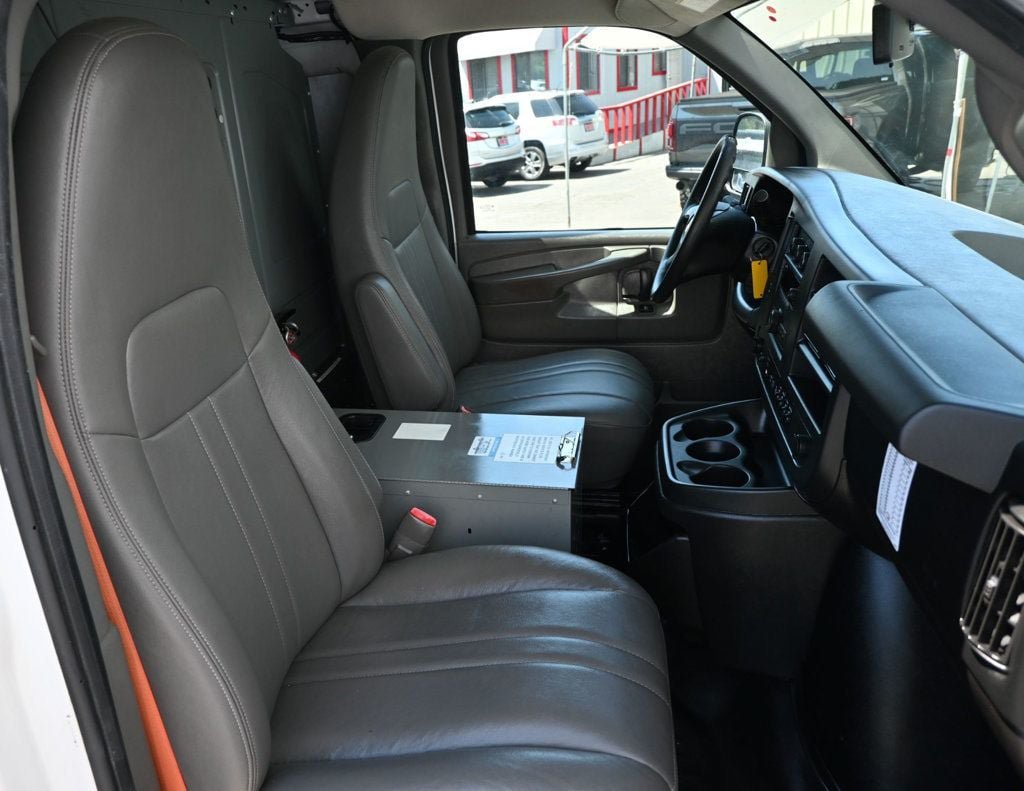 Used 2014 Chevrolet Express 2500 RWD image 9