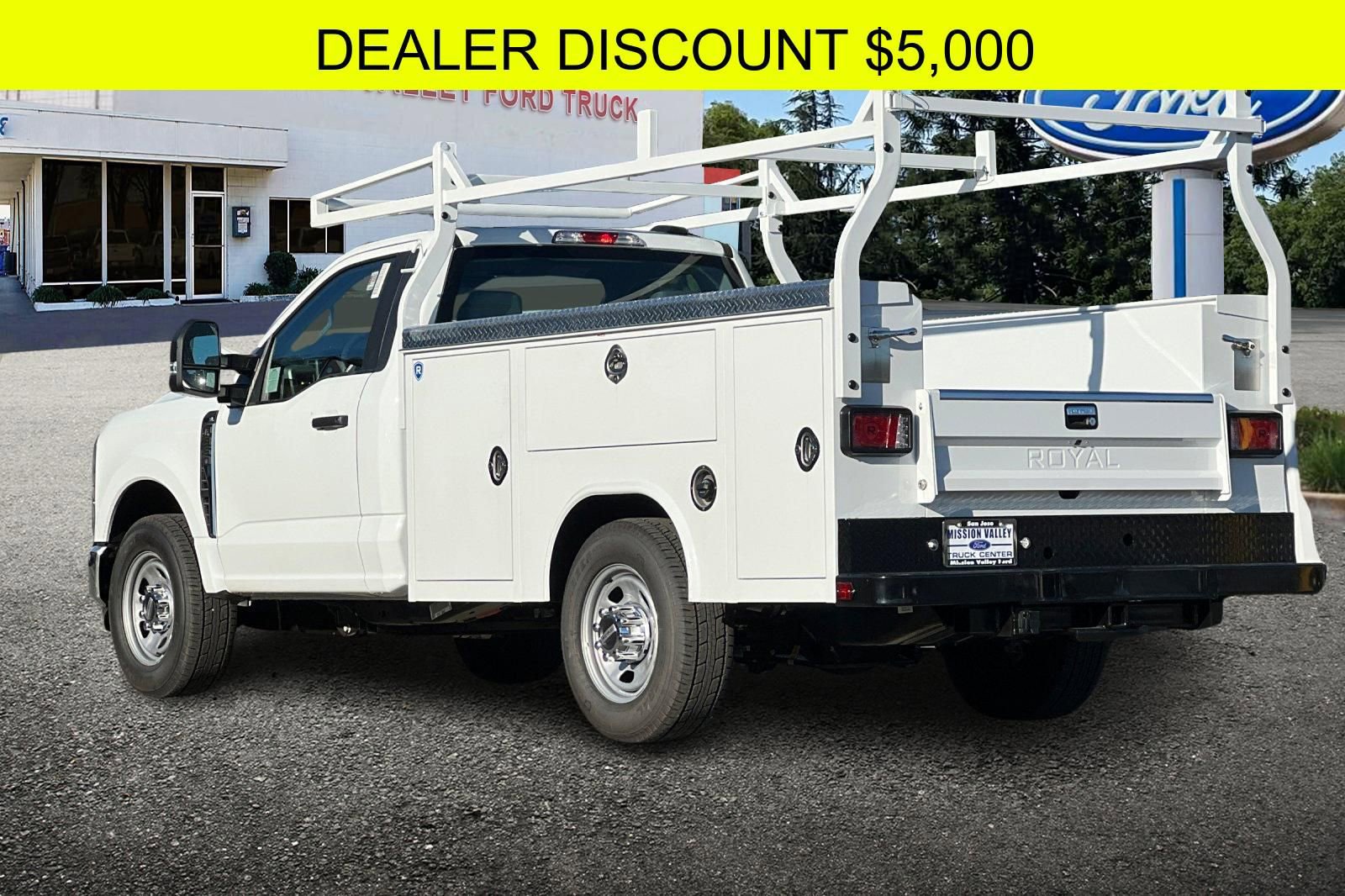 New 2025 Ford F350 XL w/ XL Chrome Package RWD image 6