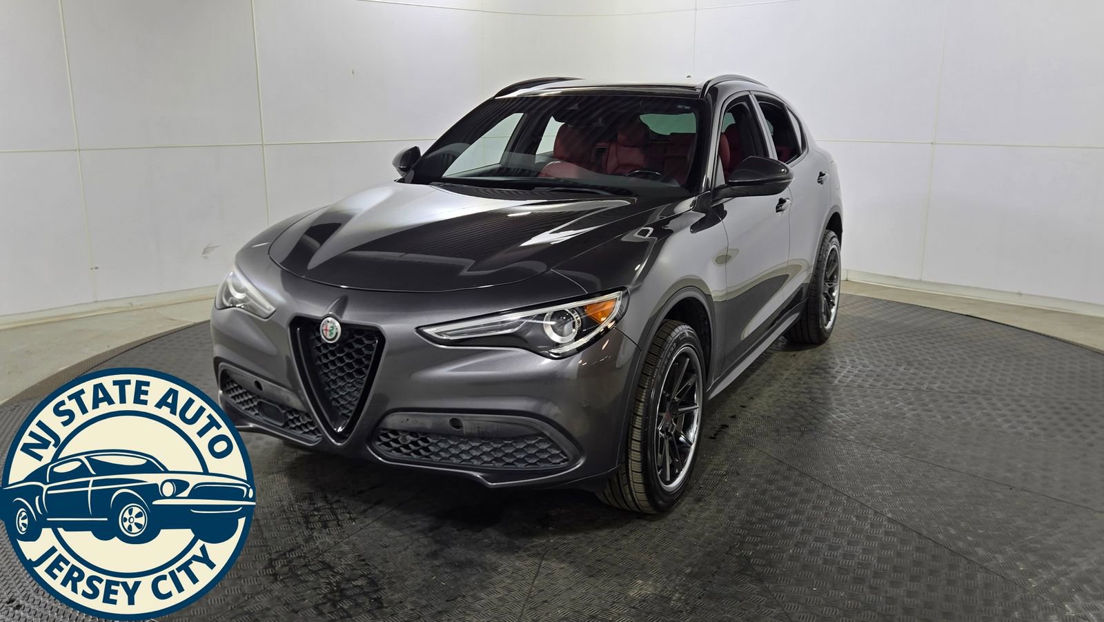 Used 2022 Alfa Romeo Stelvio Sprint image 3