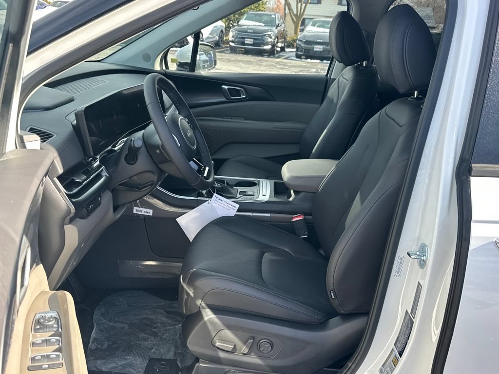 New 2026 Kia Carnival FWD image 9