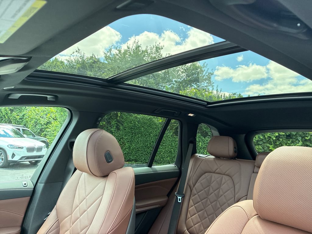 New 2026 BMW X5 xDrive40i w/ Premium Package AWD/4WD image 17