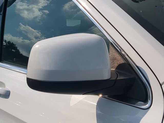 Used 2021 Jeep Grand Cherokee Laredo X image 12