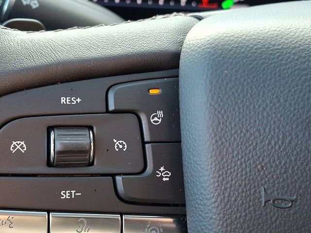 Used 2023 Cadillac Escalade Premium Luxury image 28