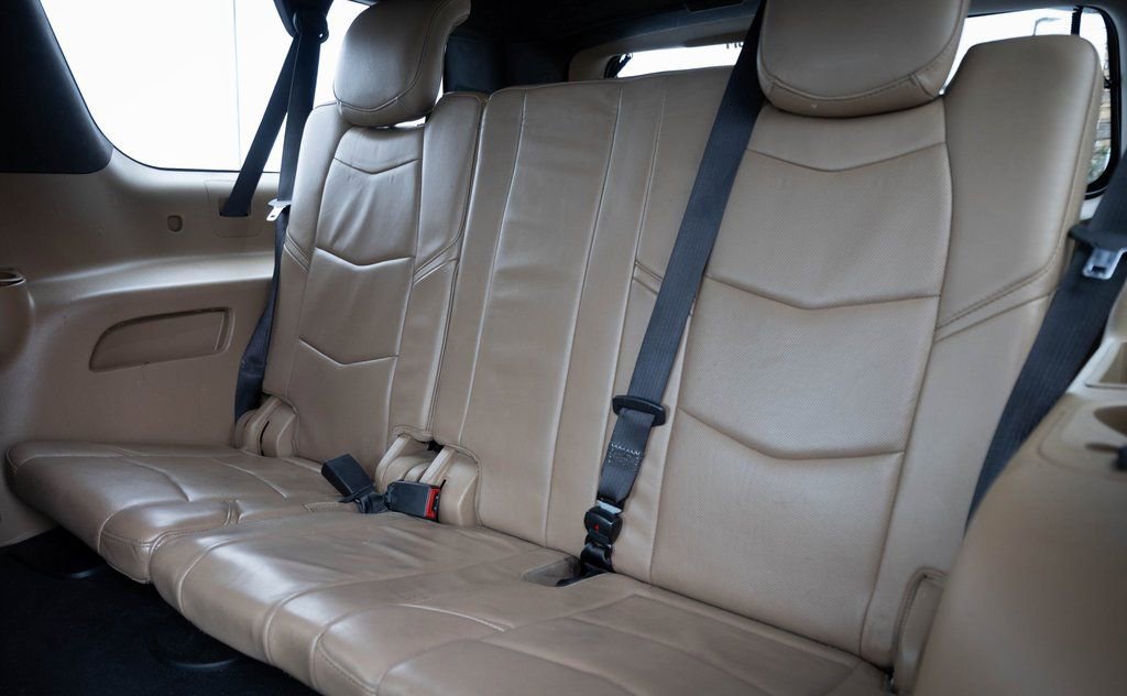 Used 2020 Cadillac Escalade ESV Platinum image 21