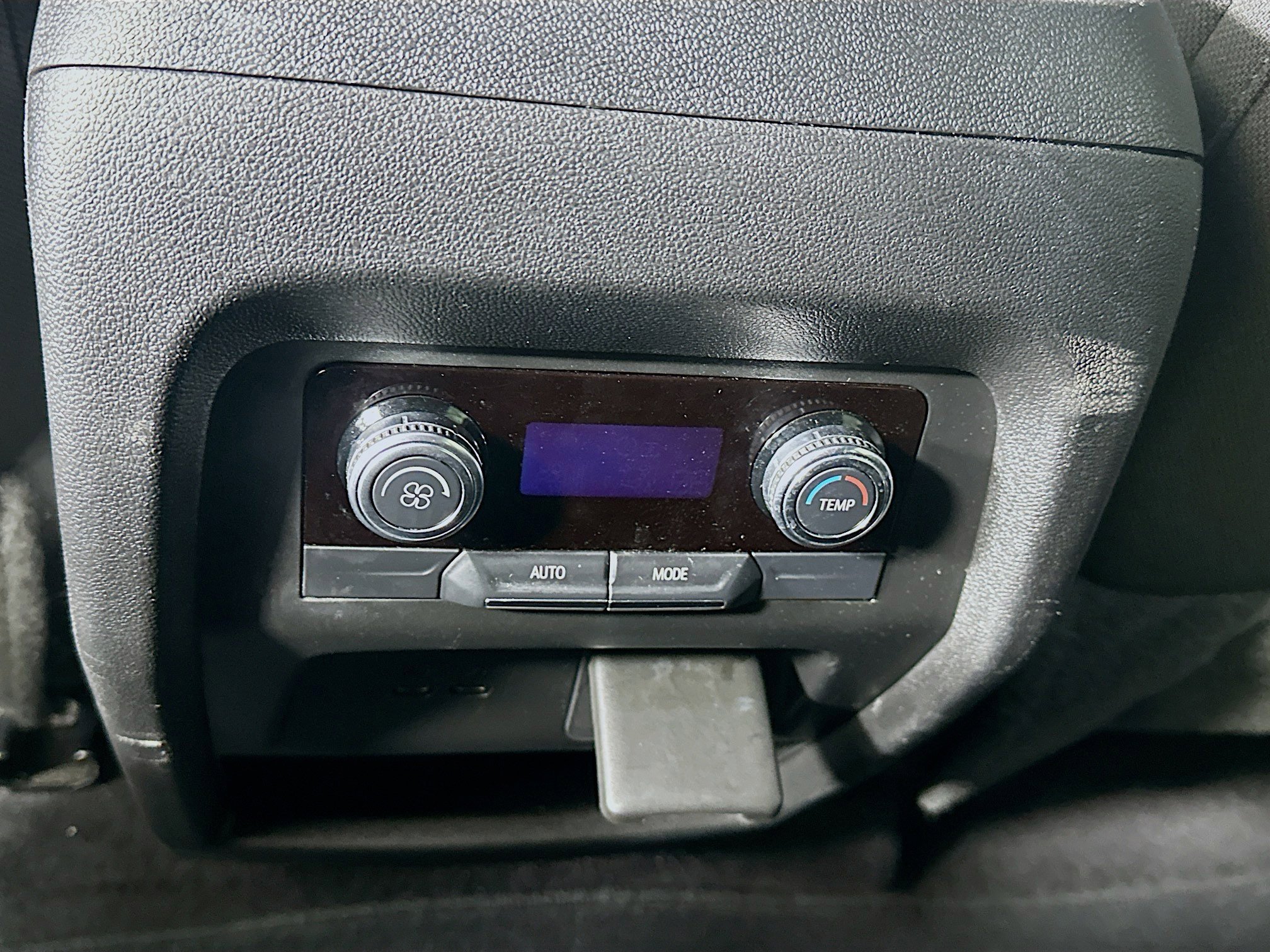 Used 2025 GMC Acadia Elevation image 28