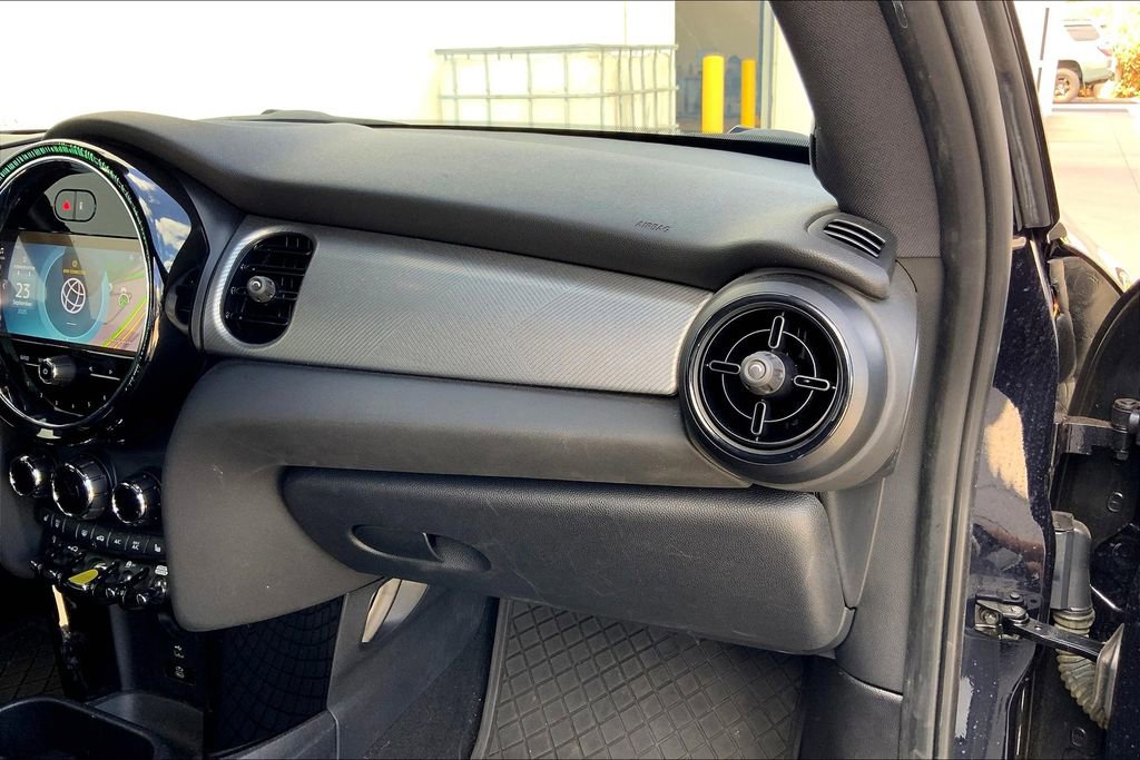 Certified 2024 MINI Cooper SE image 16