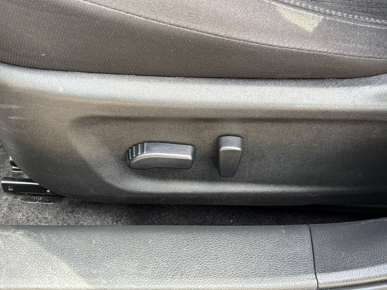 Used 2025 Nissan Altima 2.5 SV FWD image 21