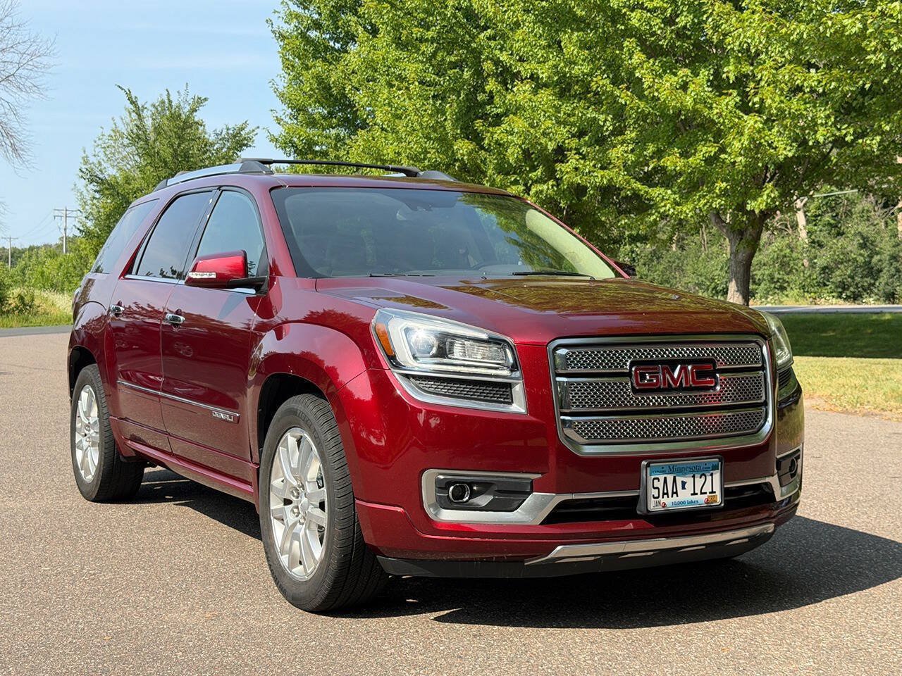 Used 2016 GMC Acadia Denali AWD/4WD image 1
