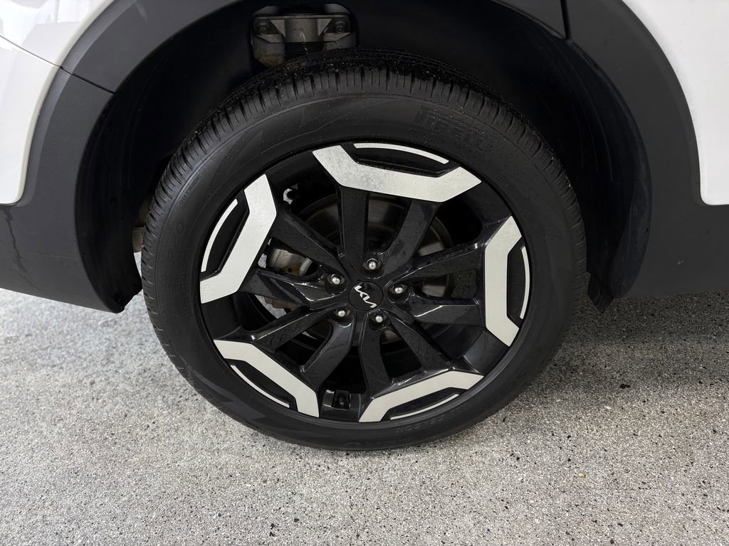 Used 2025 Kia Telluride S image 25