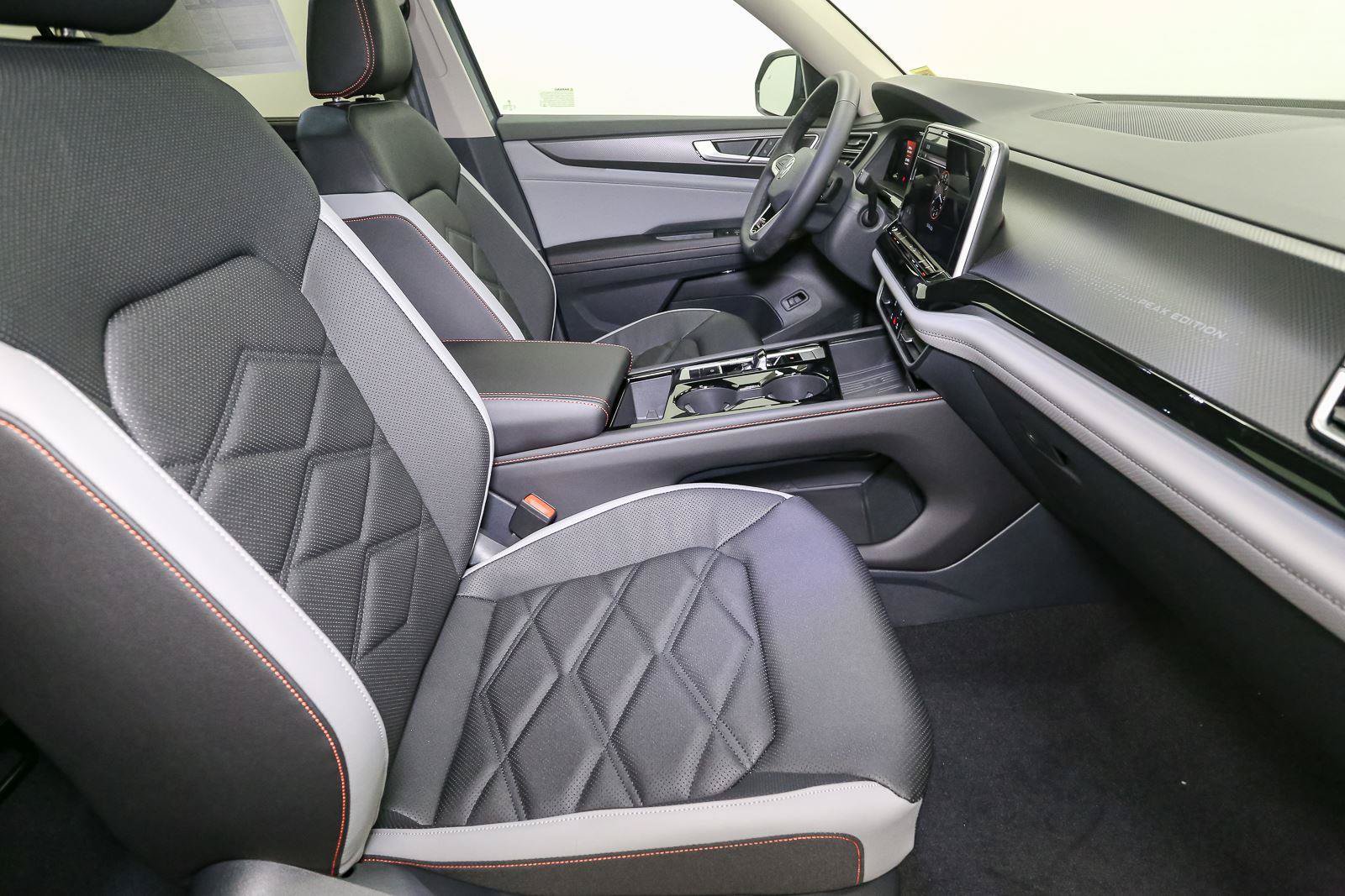 New 2026 Volkswagen Atlas Peak Edition AWD/4WD image 15