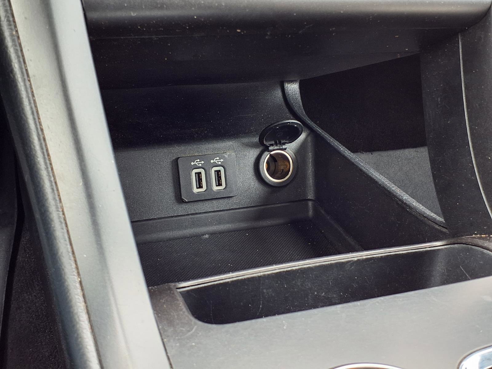 Used 2019 Ford Fusion SE image 14