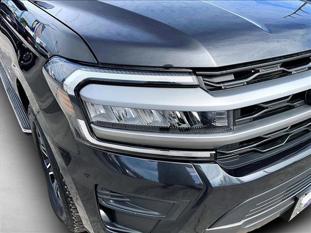 Used 2023 Ford Expedition Max XLT image 28