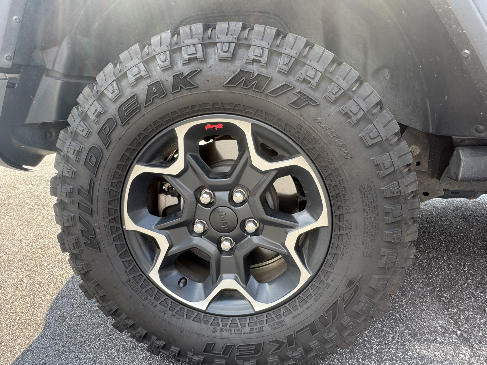 Used 2023 Jeep Wrangler Unlimited Rubicon AWD/4WD image 19