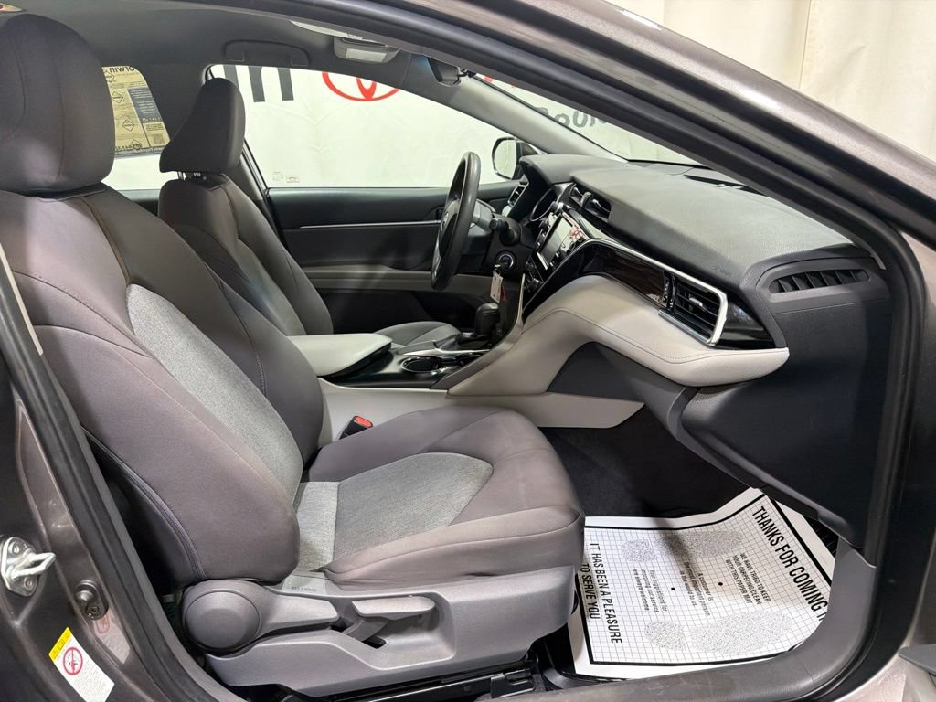 Used 2018 Toyota Camry LE FWD image 10