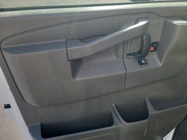 New 2024 Chevrolet Express 4500 Extended w/ Power Convenience Package RWD image 19