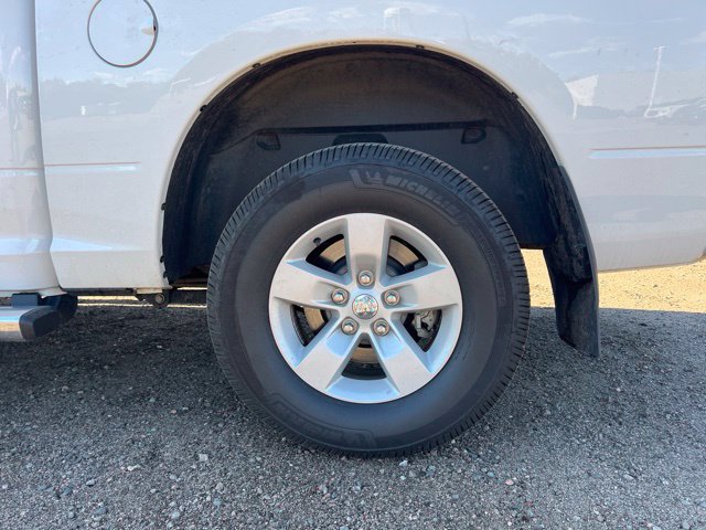 Used 2020 RAM 1500 Classic SLT w/ Luxury Group AWD/4WD image 14