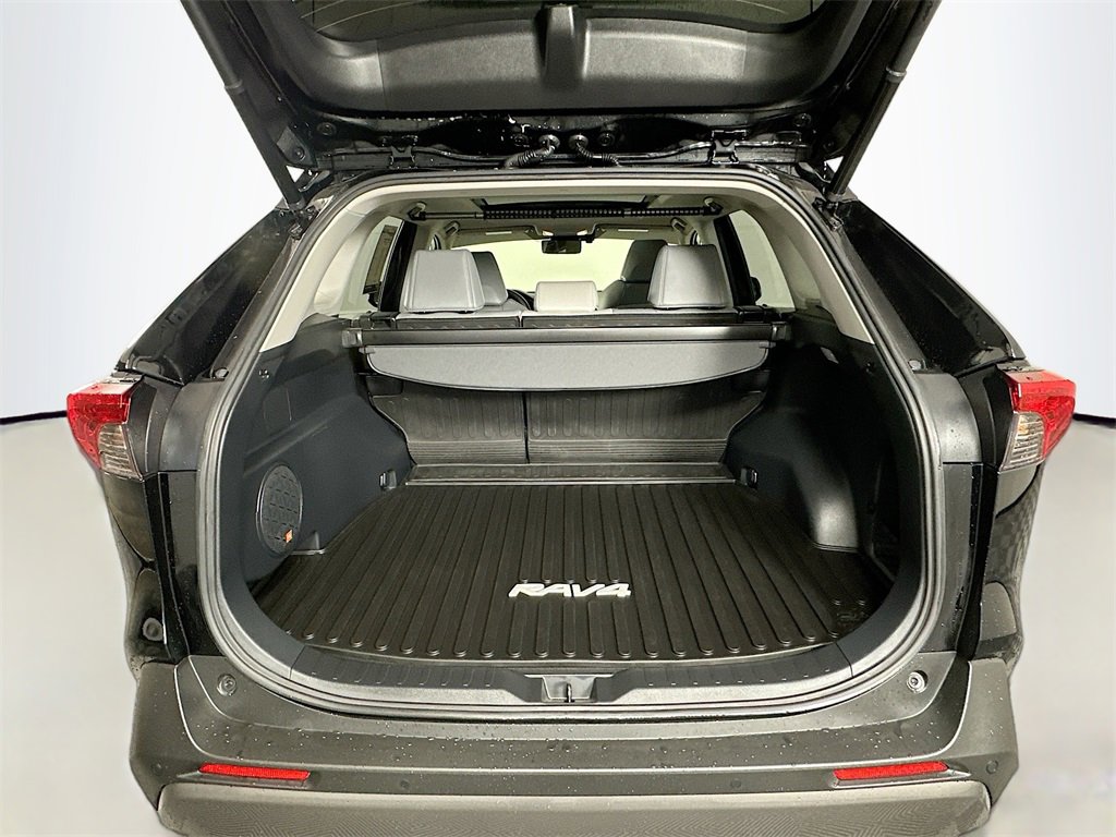 Used 2019 Toyota RAV4 Limited image 27