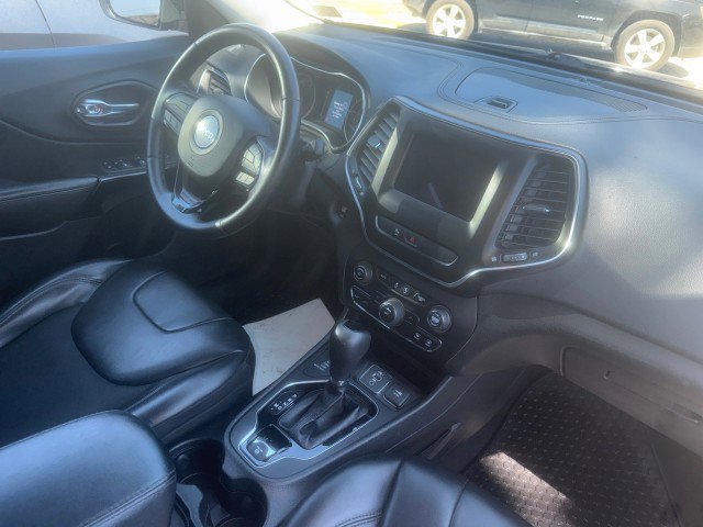 Used 2020 Jeep Cherokee Latitude Plus image 10