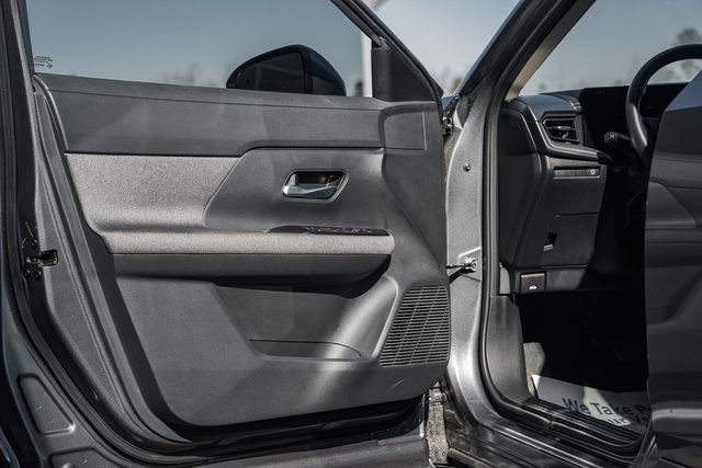 Used 2025 Nissan Kicks SV image 43