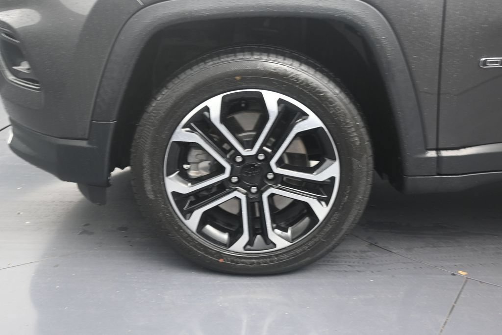 Used 2023 Jeep Compass Limited AWD/4WD image 9