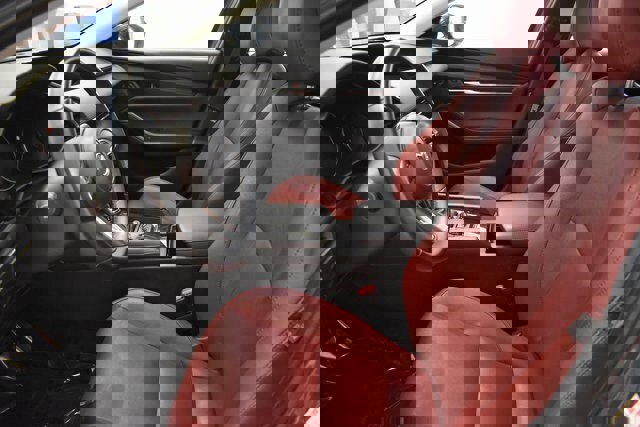 Used 2025 MAZDA MAZDA3 s image 24