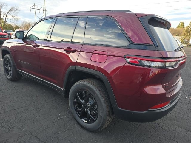 New 2025 Jeep Grand Cherokee Altitude image 5