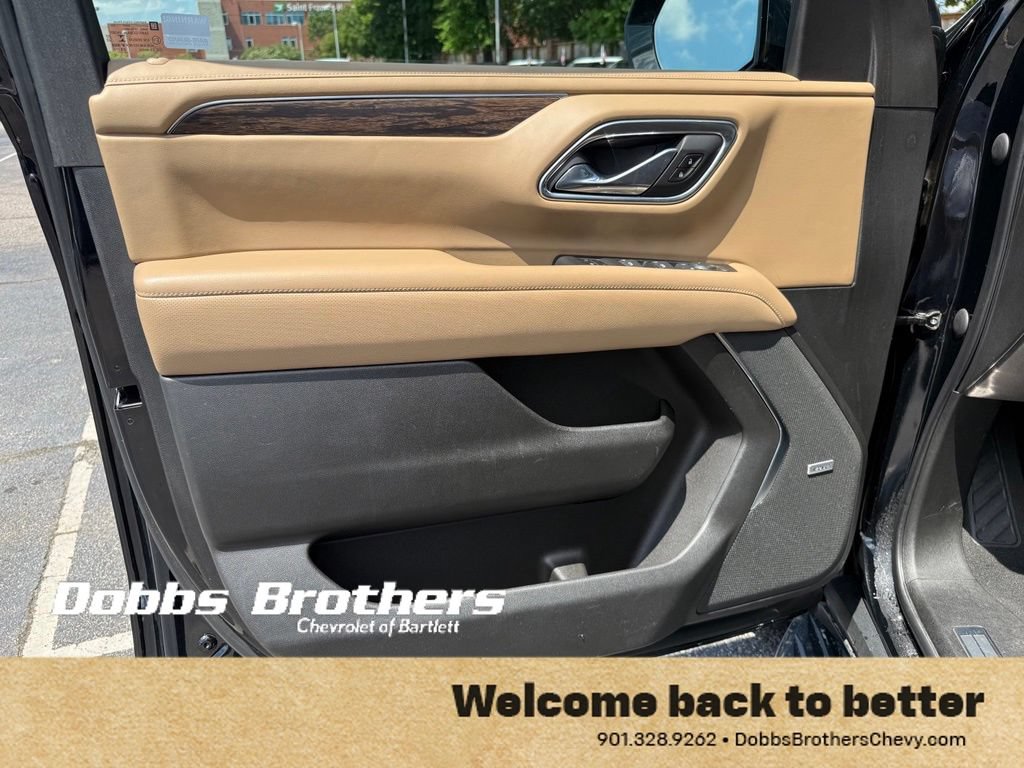 Used 2021 Chevrolet Tahoe Premier w/ Premium Package RWD image 15