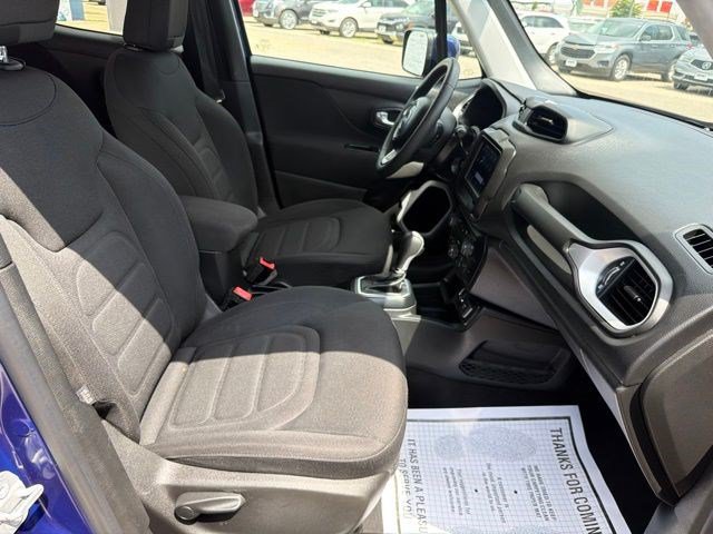 Used 2019 Jeep Renegade Latitude FWD image 20