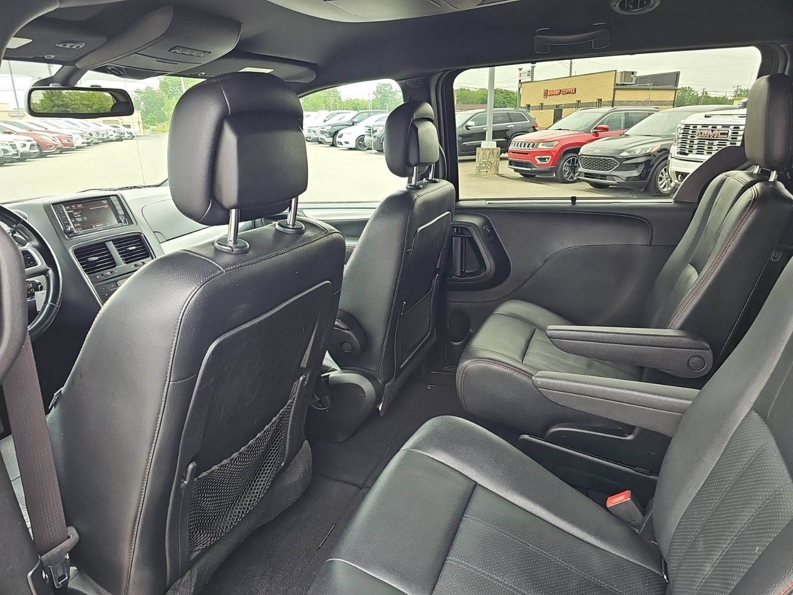 Used 2020 Dodge Grand Caravan GT FWD image 19