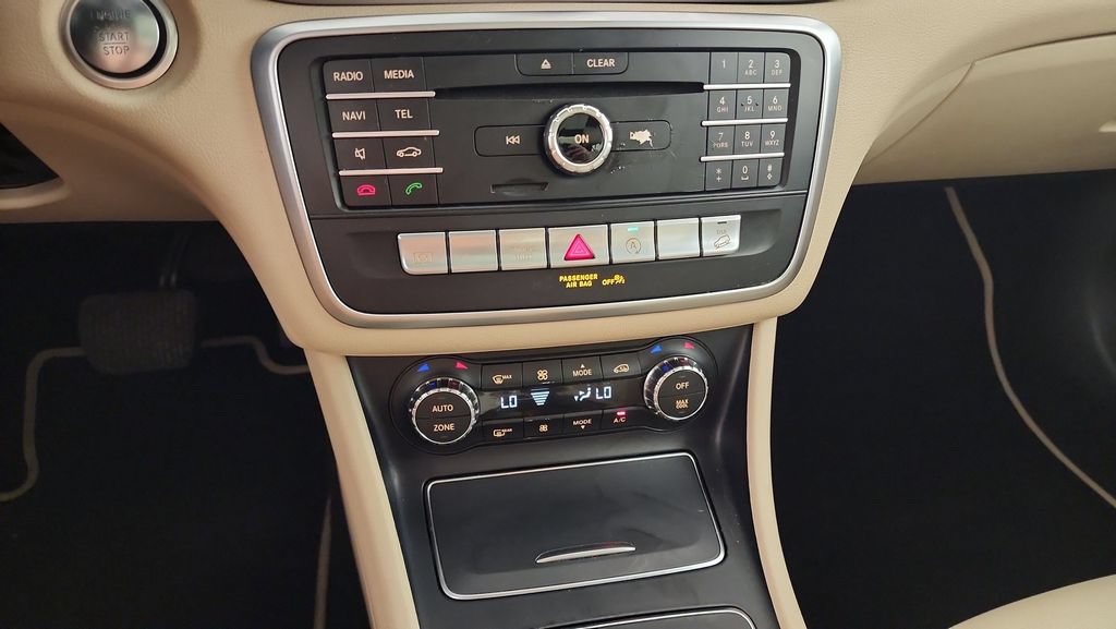 Used 2018 Mercedes-Benz GLA 250 4MATIC image 16