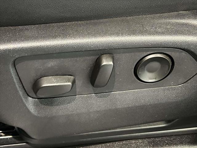 Used 2025 Chevrolet Suburban High Country image 19