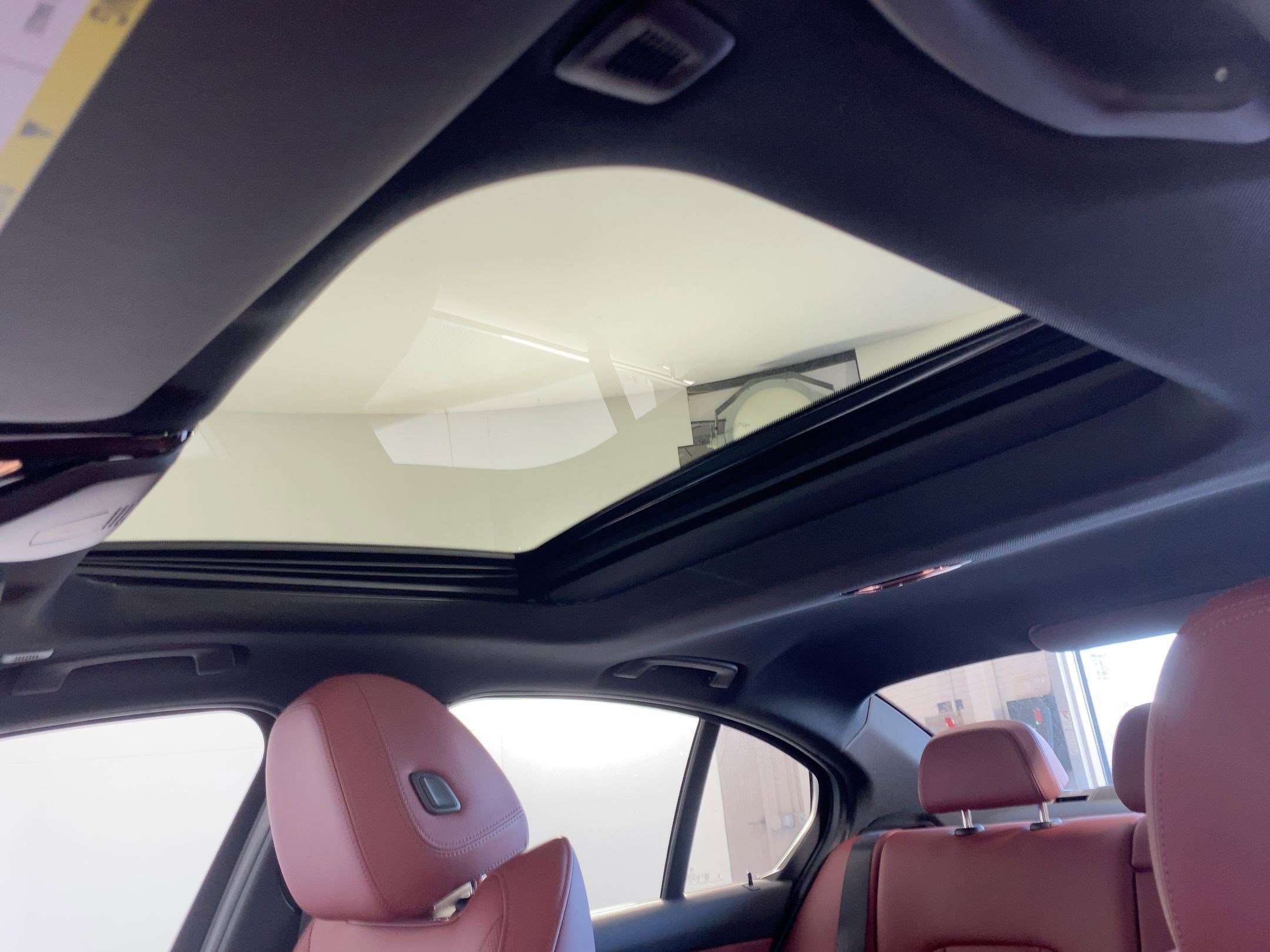 Used 2026 BMW 330i Sedan w/ M Sport Package image 12