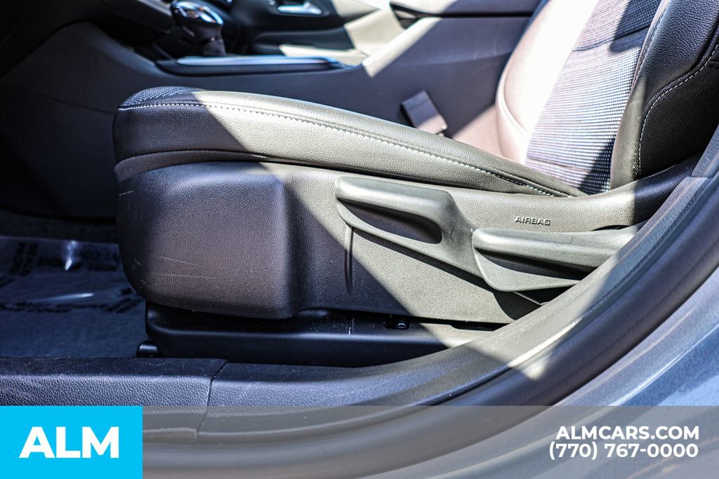 Used 2025 Buick Envista Preferred image 18