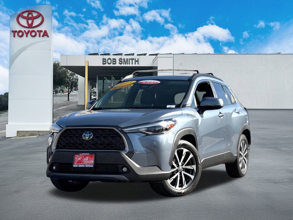 Certified 2023 Toyota Corolla Cross XLE image 2