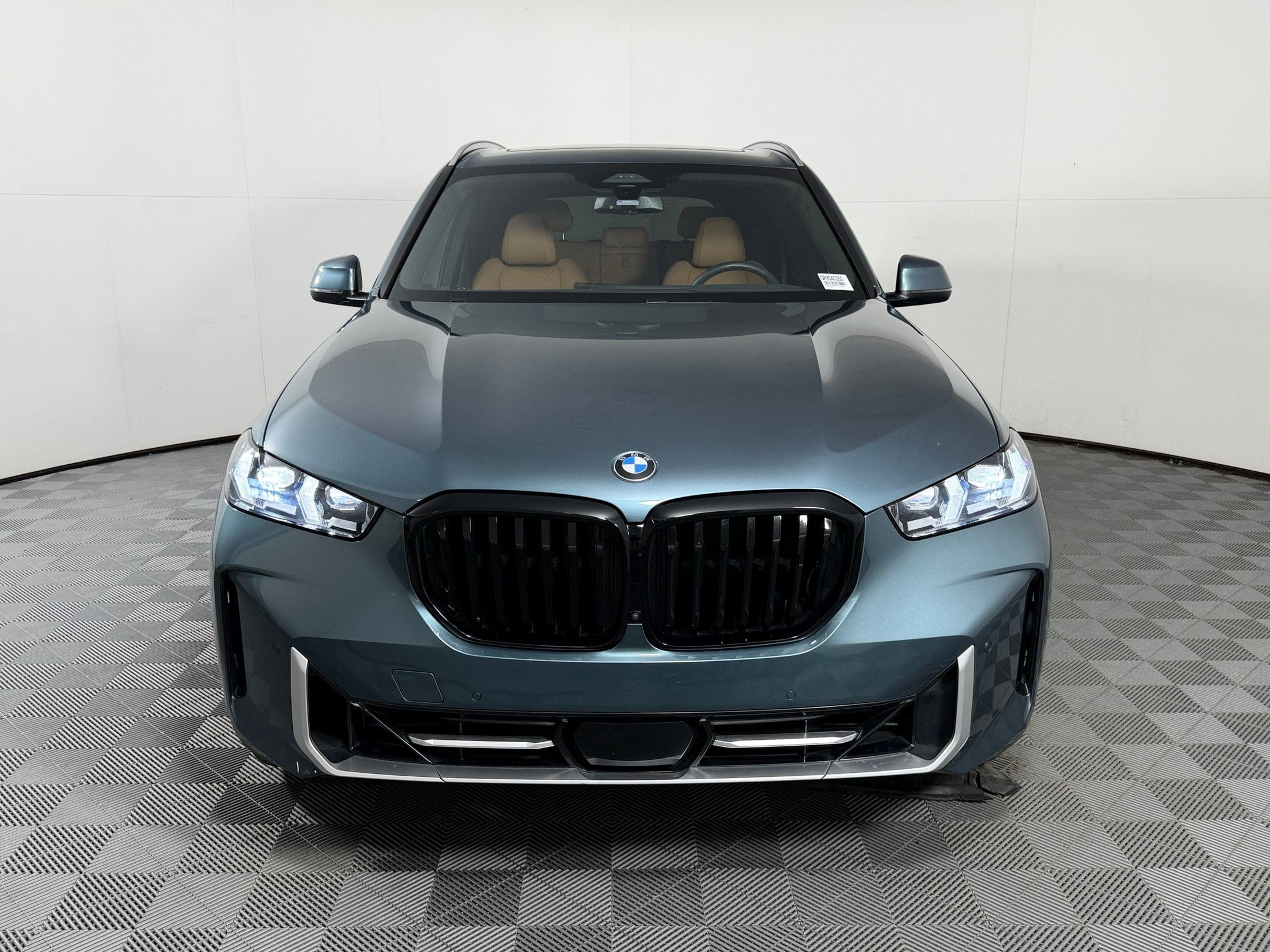 Used 2024 BMW X5 sDrive40i w/ Premium Package RWD image 6