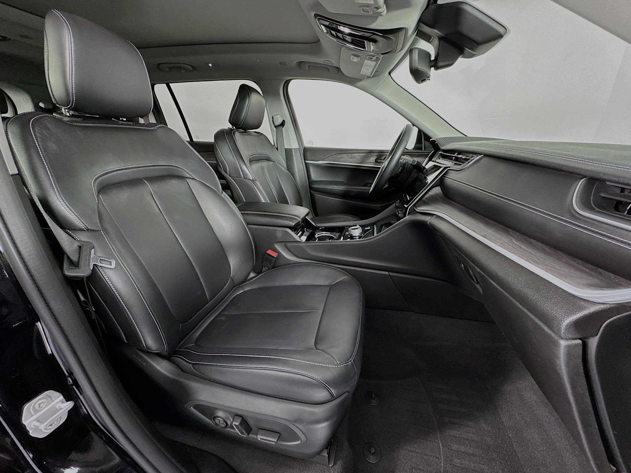 Used 2022 Jeep Grand Cherokee L Limited image 31