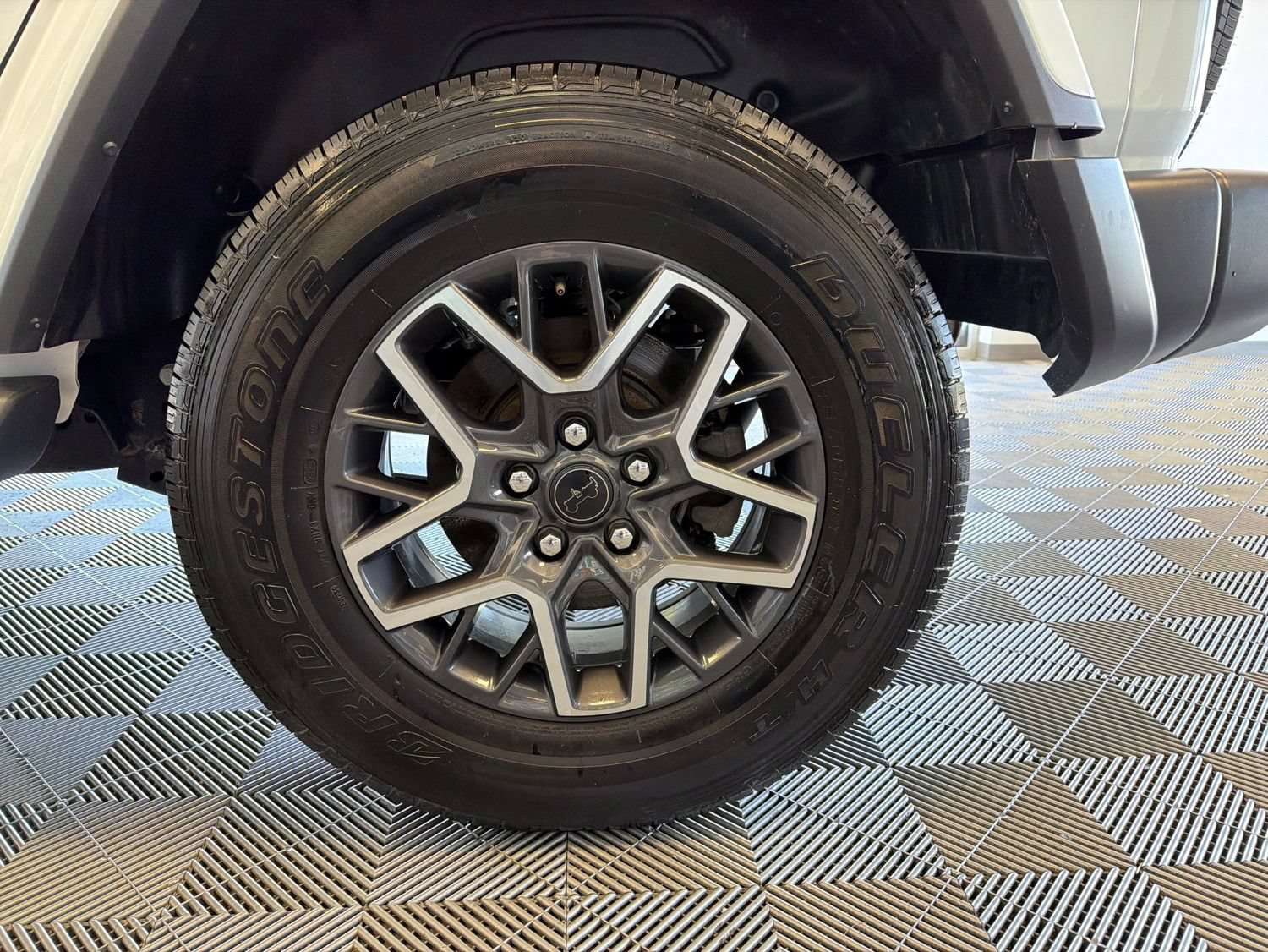 Used 2024 Jeep Wrangler Unlimited Sahara AWD/4WD image 7