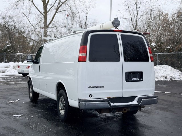 Used 2017 Chevrolet Express 2500 image 4