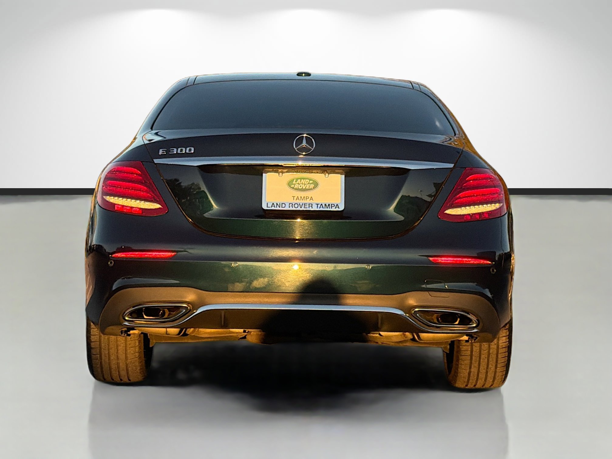 Used 2018 Mercedes-Benz E 300 image 4