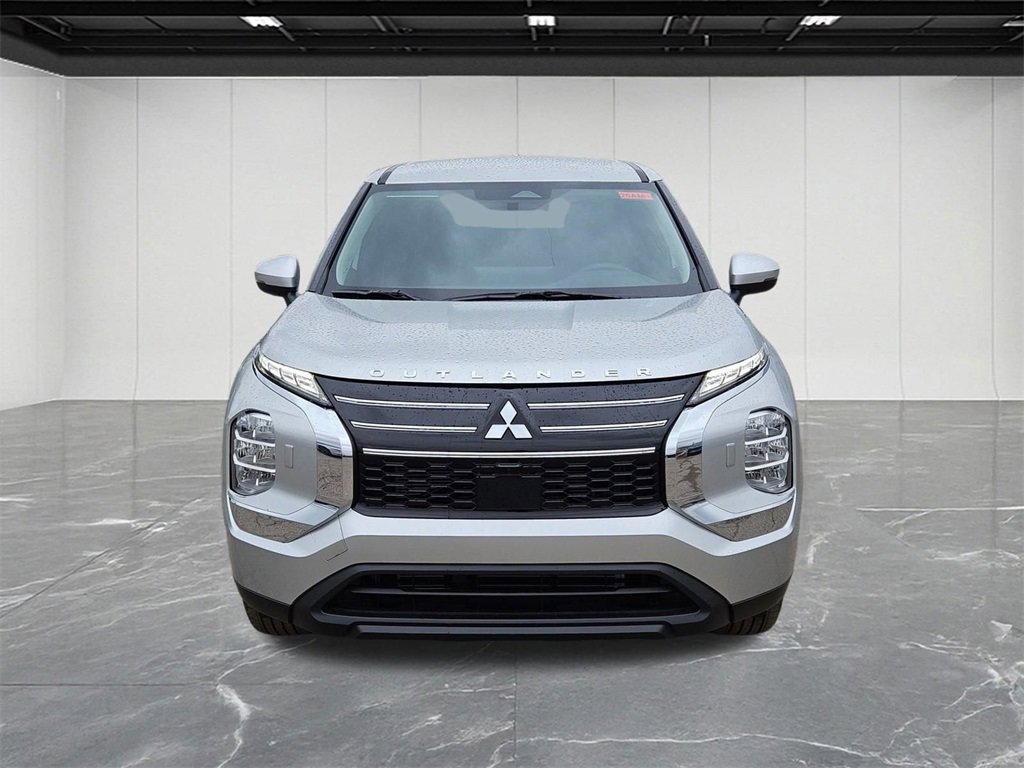 New 2025 Mitsubishi Outlander ES image 8