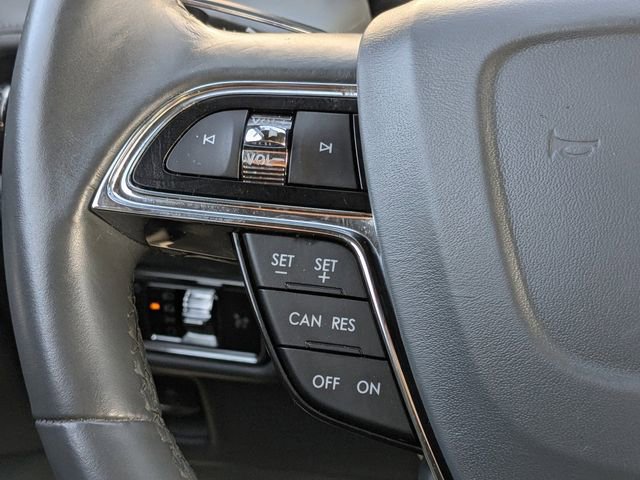 Used 2022 Lincoln Nautilus Reserve w/ Luxury Package image 24