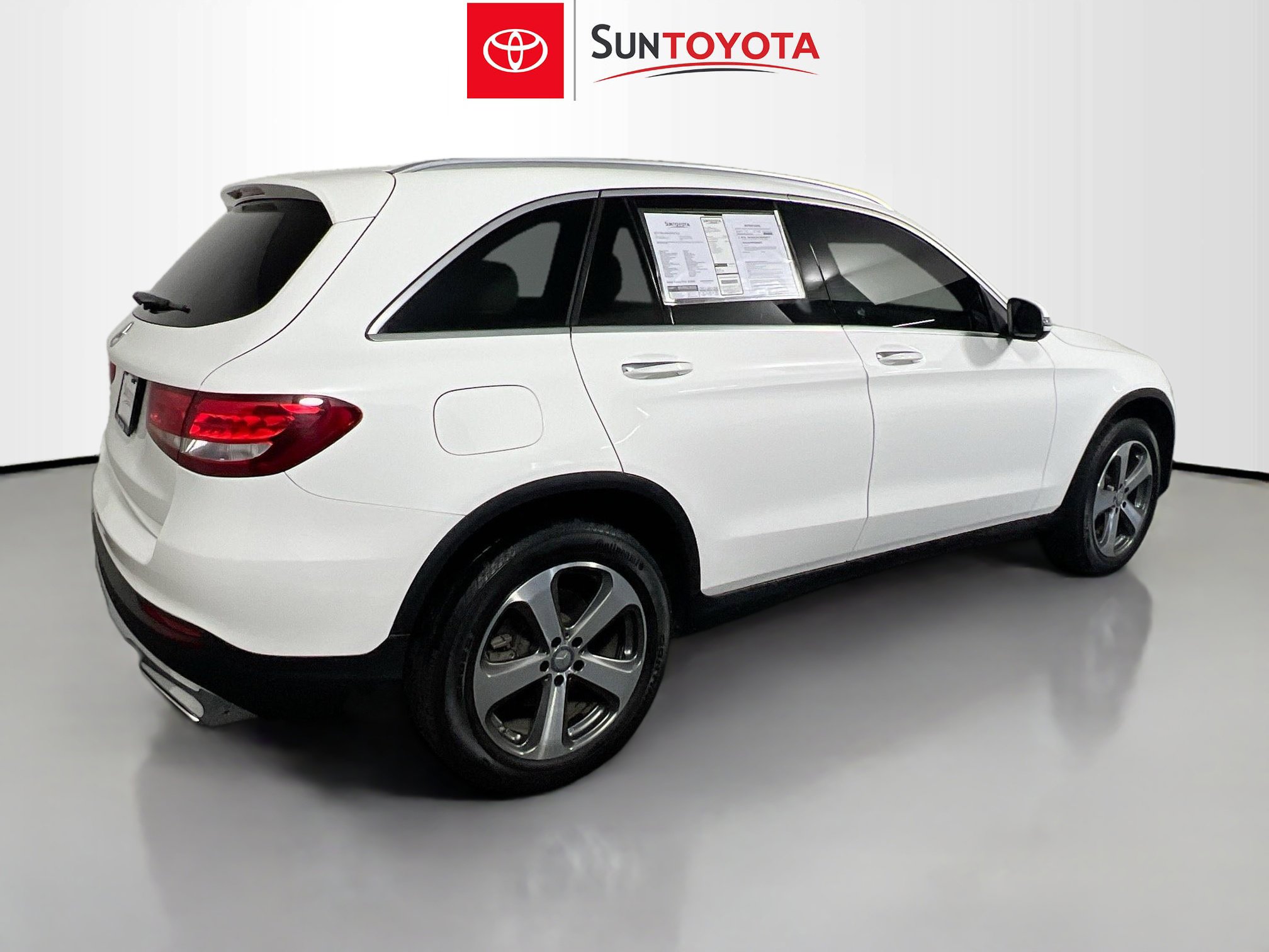 Used 2017 Mercedes-Benz GLC 300 image 4