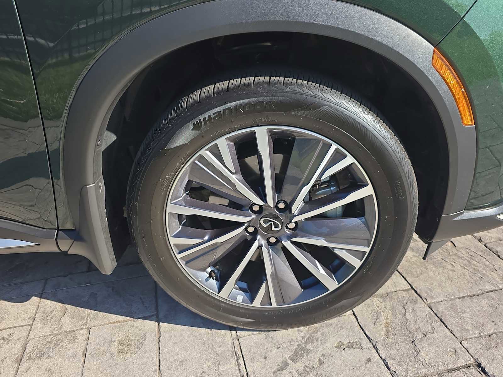 Certified 2026 INFINITI QX60 Luxe w/ Cargo Package FWD image 6