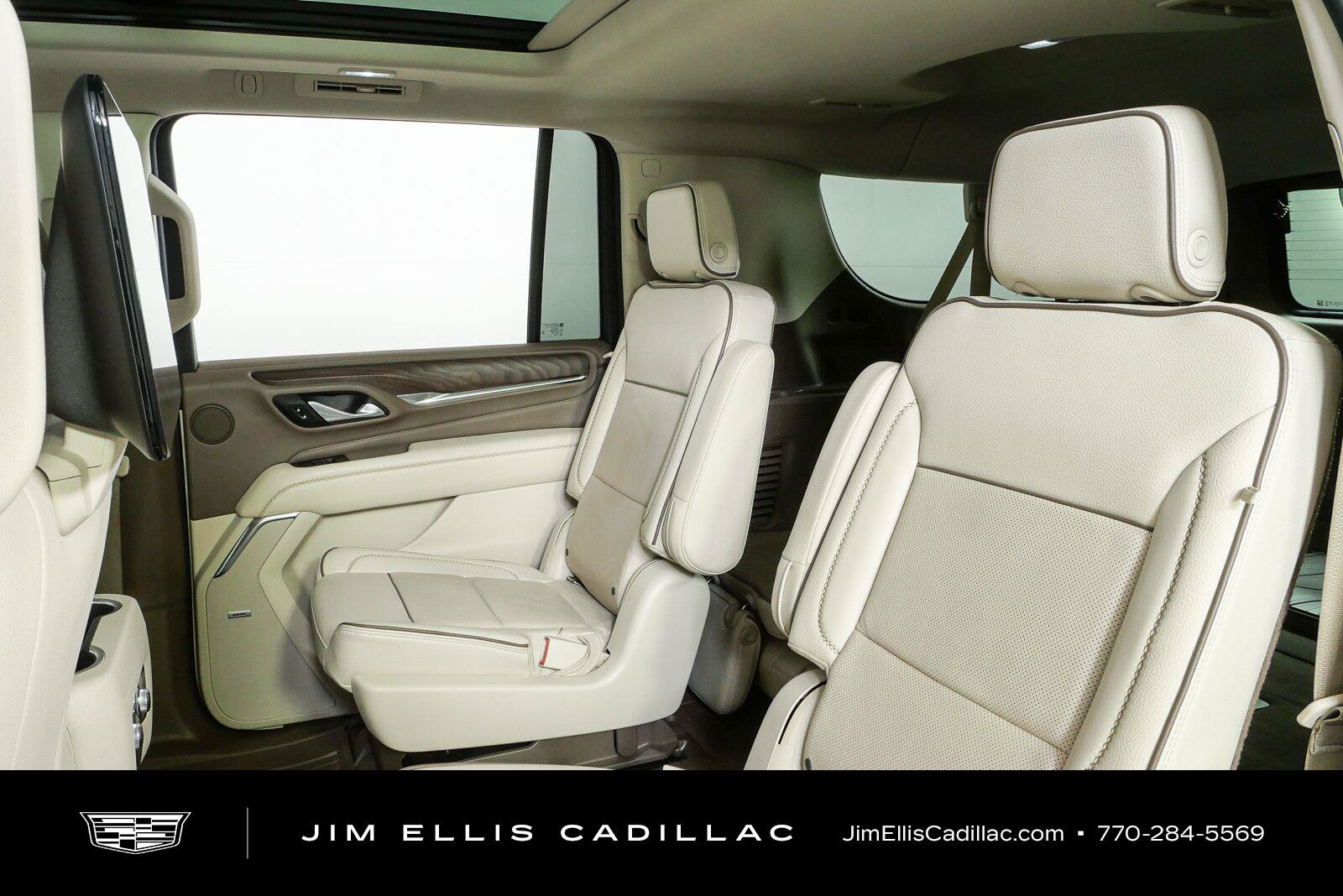 Used 2021 GMC Yukon XL Denali w/ Denali Premium Package RWD image 19