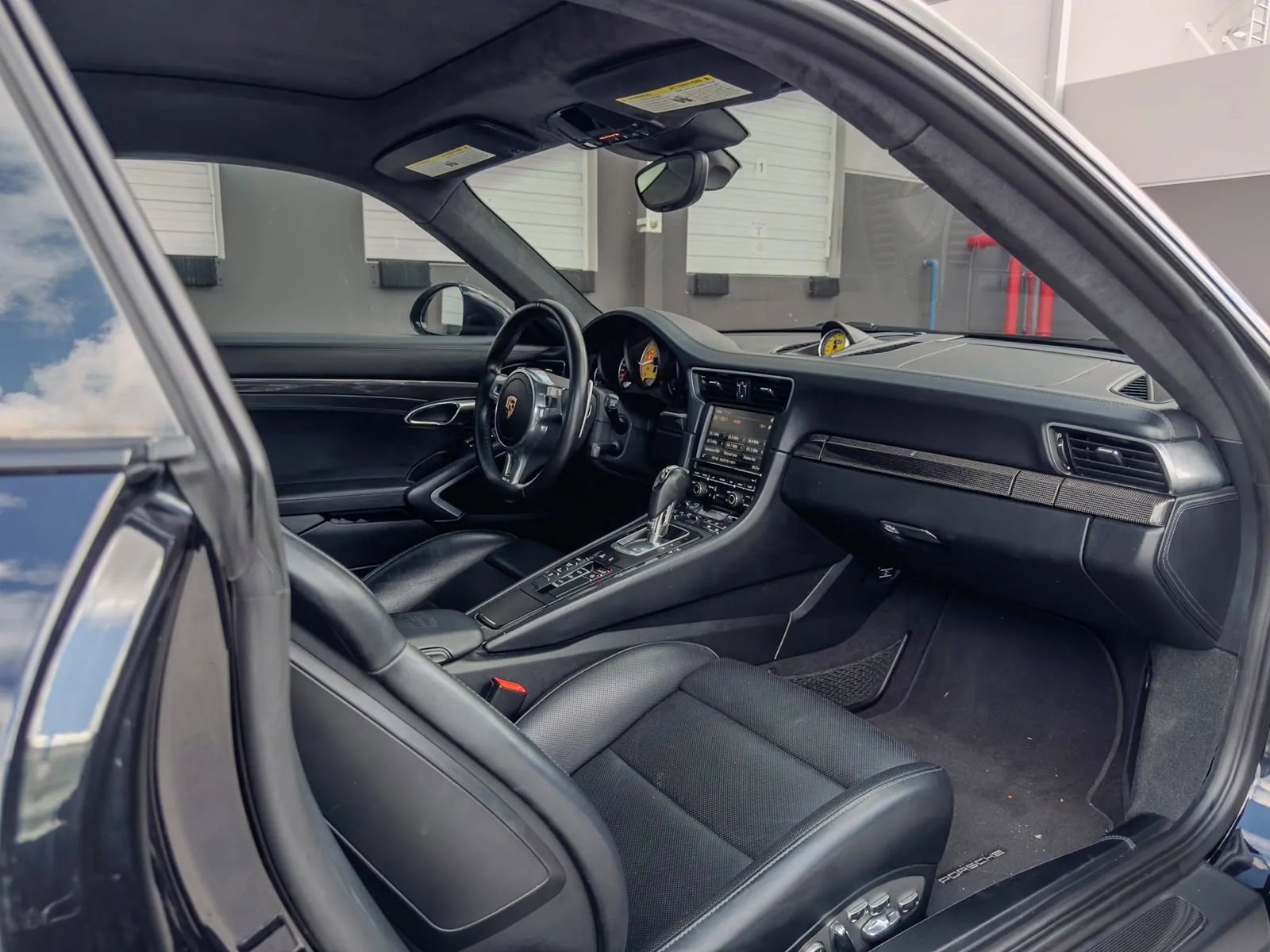 Used 2015 Porsche 911 Turbo S AWD/4WD image 39