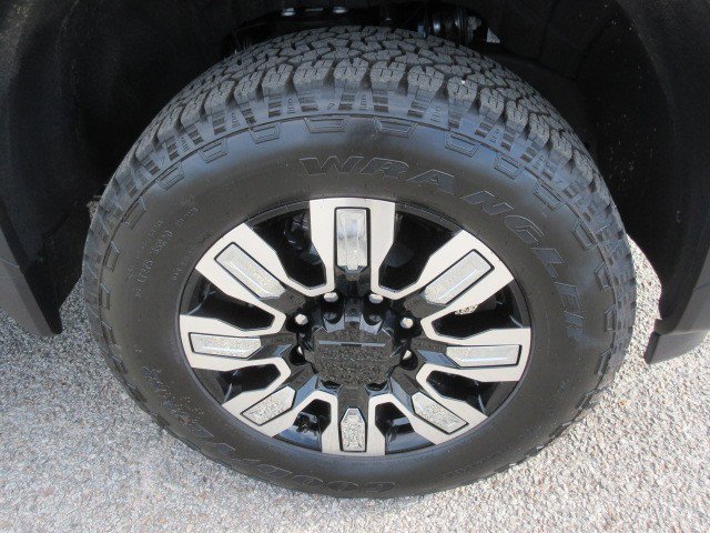 New 2026 GMC Sierra 2500 Denali w/ Denali Reserve Package AWD/4WD image 9