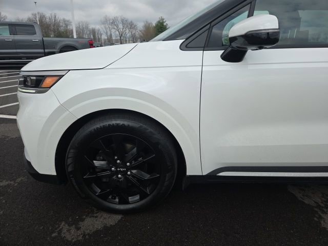 Used 2024 Kia Carnival SX Prestige image 18